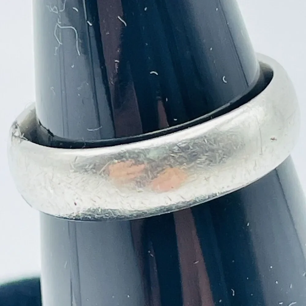 Sterling Silver 5.3 mm Plain Domed Wedding Band Size 7.5 Pre Owned Signed Unisex